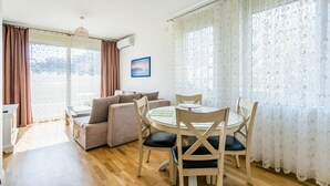 Unclassified image, 5 of 71, button - Apartments LORA (Bar)