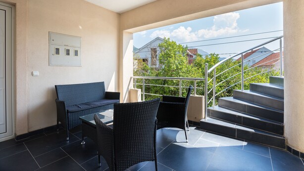 Unclassified image, 1 of 71, button - Apartments LORA (Bar)