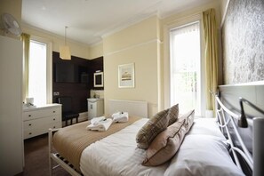 Iron/ironing board, WiFi (free) - Victoria Park Hotel (Derby)
