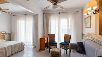 Family Quadruple Room, Multiple Beds, Non Smoking | In-room safe, desk, free cribs/infant beds, free WiFi