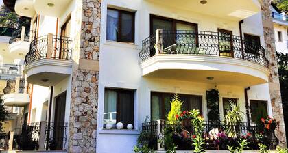 The Townhouse Apartment