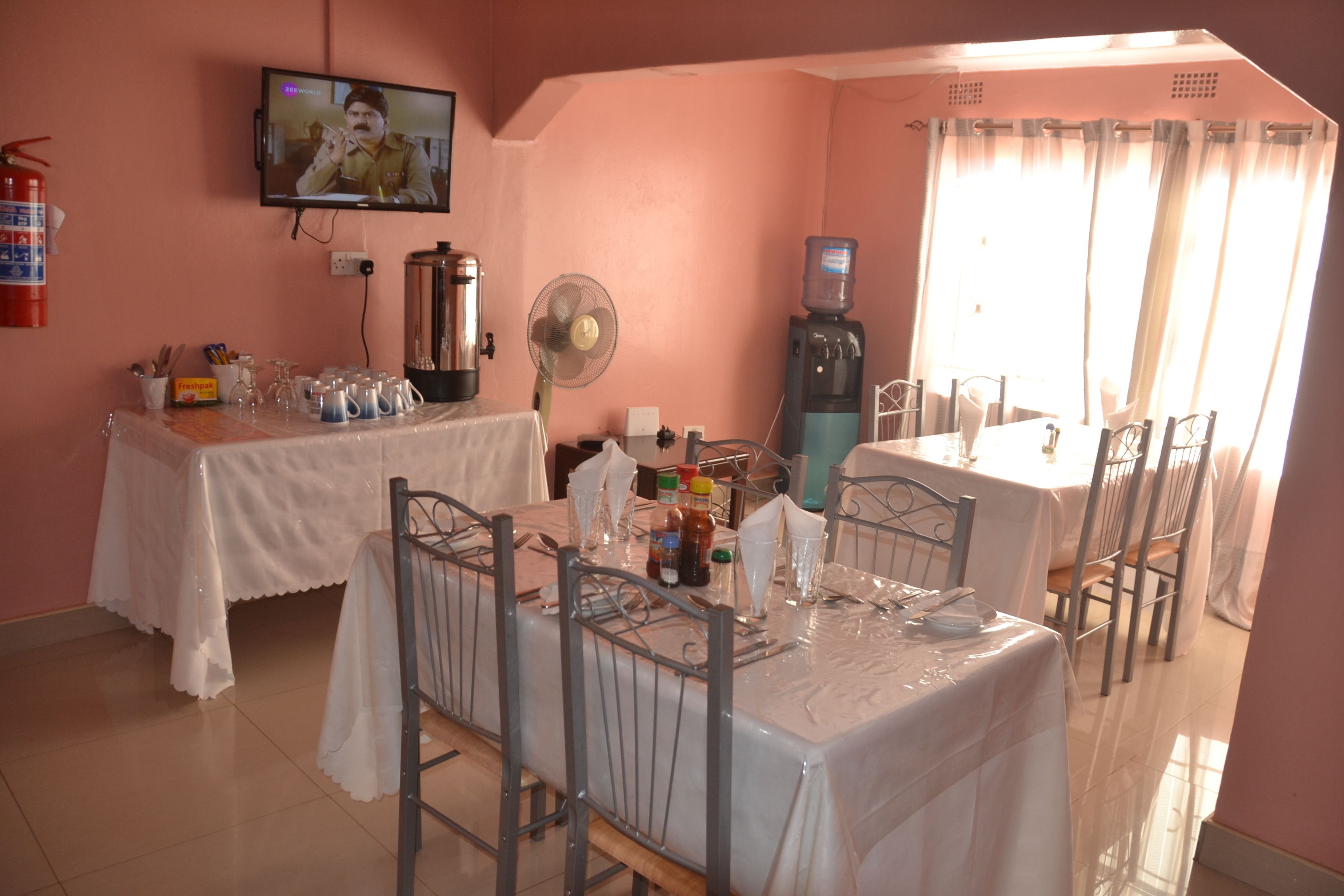 Breakfast, lunch and dinner served