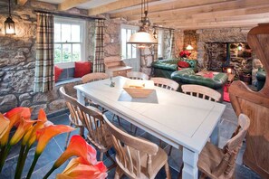 تناول الطعام