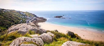 Tresillian, upea tilava mökki rannalla merta-näkymät suuret puutarhat