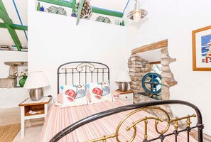 2 chambres, fer et planche à repasser, Wi-Fi gratuit, draps fournis