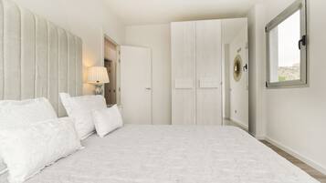 3 slaapkamers, een strijkplank/strijkijzer, wifi, beddengoed