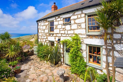 Whitebreakers, Beach Cottage, Sea-views, Garden