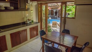 In-room dining - Kendal Villa (Seminyak)