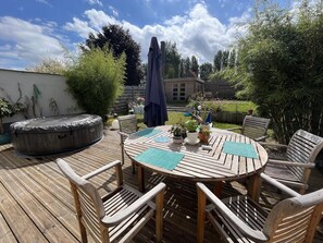 Outdoor dining - Emma's house, 3 bedrooms with garden, near Lille (Prémesques)