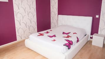 2 Schlafzimmer, Reisekinderbett, kostenloses WLAN
