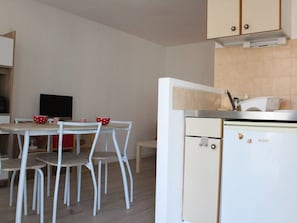 Fridge, microwave, coffee/tea maker, toaster