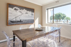 Luxury Apartment, 2 Bedrooms, Balcony, Ocean View