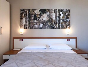 In-room safe, desk, soundproofing, free WiFi