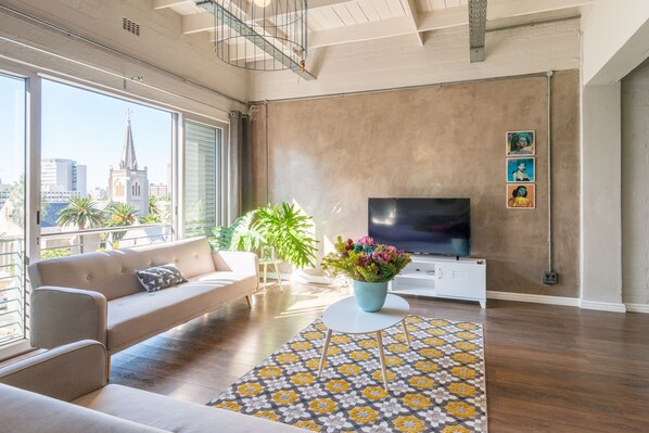 Superior Penthouse, 2 Bedrooms, Ensuite, City View | Living area