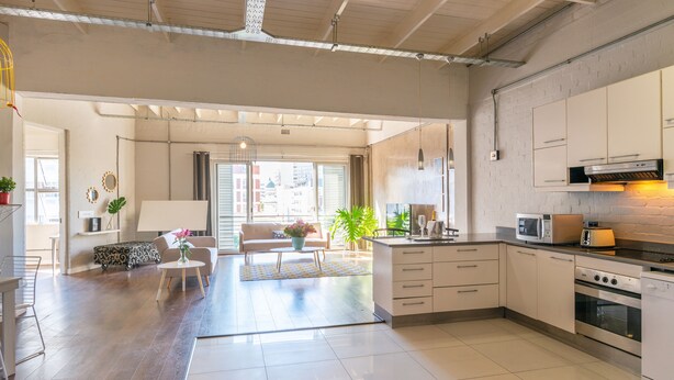 Superior Penthouse, 2 Bedrooms, Ensuite, City View | Private kitchen - 11 on Buiten suite 1 (Cape Town)