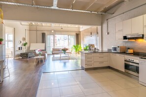 Superior Penthouse, 2 Bedrooms, Ensuite, City View | Private kitchen