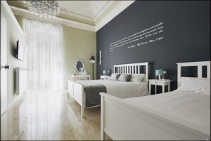 ห้องพาโนรามิกทริปเปิล, พร้อมสิ่งอำนวยความสะดวกสำหรับผู้พิการ (Hippocrates) | ห้องเก็บเสียง, เตารีด/โต๊ะรีดผ้า, Wi-Fi ฟรี