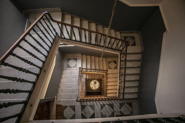 ห้องเก็บเสียง, เตารีด/โต๊ะรีดผ้า, Wi-Fi ฟรี