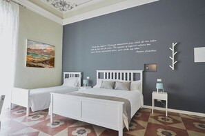 Family Triple Room, City View (Paracelsus) - Corte dei medici - Palace (Catania)