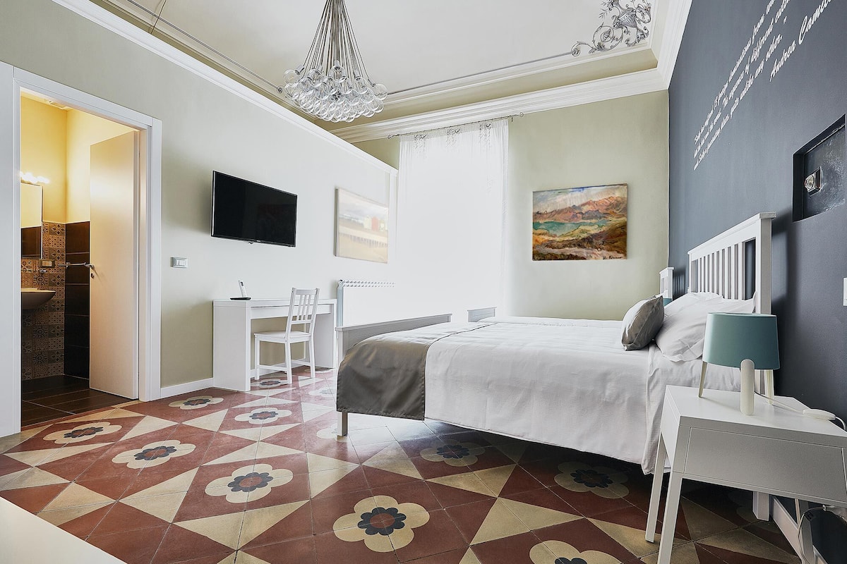 Habitación triple familiar, vista a la ciudad (Paracelsus) | Insonorización, tabla de planchar con plancha y wifi gratis