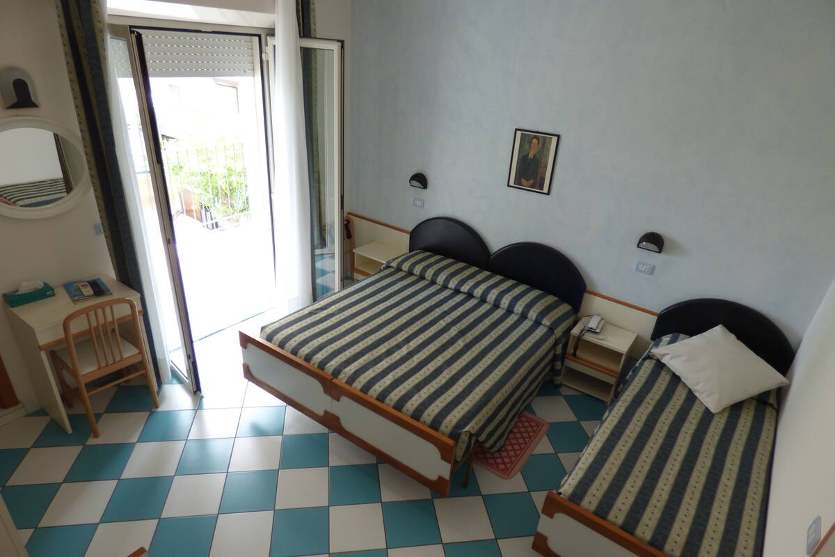 Classic Triple Room | Free WiFi