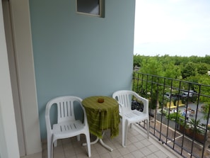 Twin Room, 2 Single Beds, Balcony | Balcony