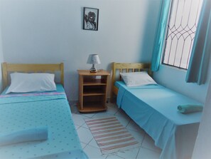 Apartamento conforto, 3 quartos, sacada, vista para a piscina | 3 quartos, escrivaninha, cortinas blackout