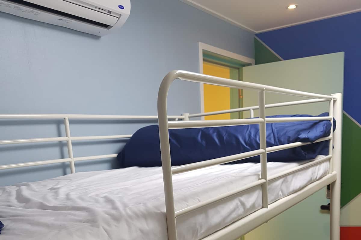 Schallisolierte Zimmer, kostenloses WLAN, Bettwäsche