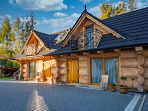 Front of property - Lesny Dwor (Poronin)