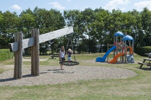 Children’s play area – outdoor