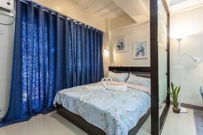 Standard Studio | Desk, iron/ironing board, free WiFi, bed sheets - Jen's Comfy Home (Parañaque)
