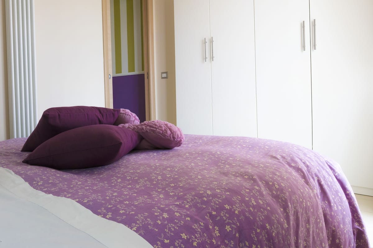 Apartment, 1 Bedroom, Balcony, Garden View | 1 bilik tidur, kalis bunyi, Wi-fi percuma, cadar katil 