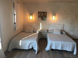 Cortinas blackout y sistema de insonorización 