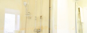 Bathroom shower - Red Lea Hotel (Scarborough)