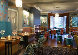Bar (on property) - Red Lea Hotel (Scarborough)