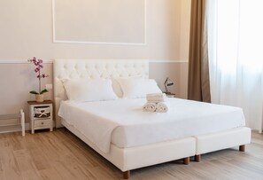 Phòng đôi | Minibar, két bảo mật tại phòng, bàn, bàn ủi/dụng cụ ủi quần áo 