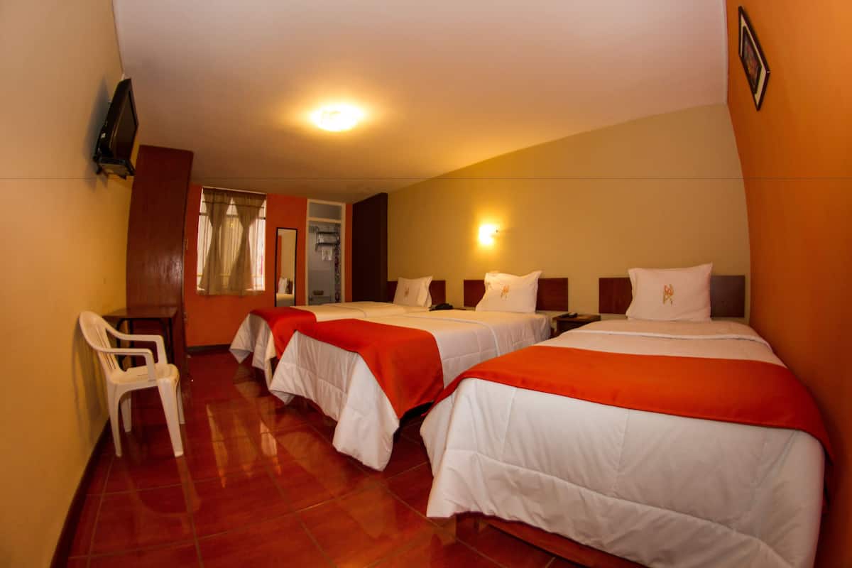 standard triple room | 1 bedroom, premium bedding, in-room safe, desk