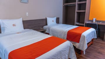 Standard-Zweibettzimmer | Hochwertige Bettwaren, Zimmersafe, Schreibtisch, kostenloses WLAN