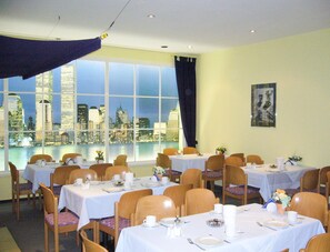 Café da manhã grátis todos os dias