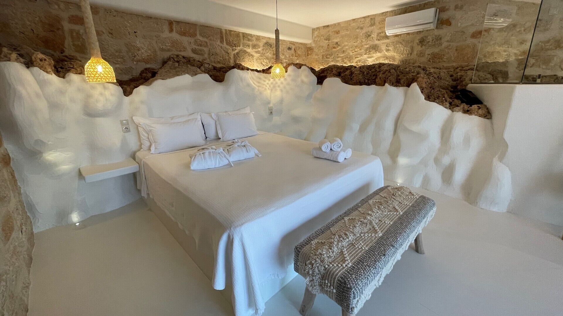 Executive Suite | Egyptian cotton sheets, premium bedding, memory foam beds