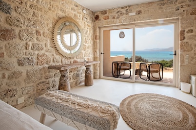 Eight Dimensions Capari Suites Elafonisos
