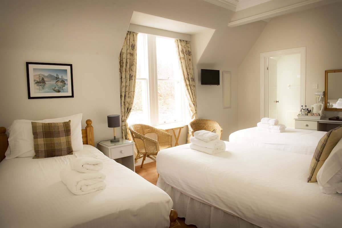 triple room | 1 bedroom, desk, free wifi, bed sheets