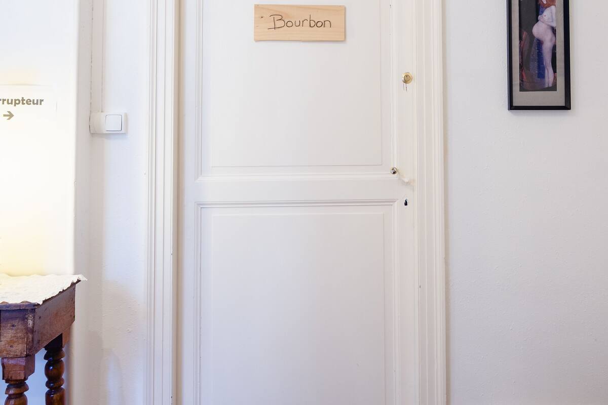 Dobbeltrom – deluxe (Bourbon) | 1 soverom, safe på rommet, skrivebord og lydisolert