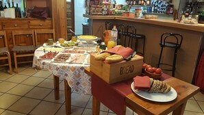 Food and drink - Cal Triuet (Gosol)