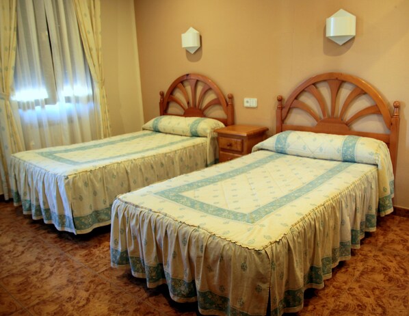 双床房, 2 张单人床 | 羽绒被、遮光窗帘、折叠床/加床（额外收费）、免费 WiFi