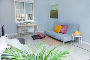 Studio | Living room | Flat-screen TV - Jupiter Boutique Apartment (Athens)