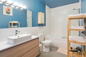 Free toiletries, hair dryer, shampoo