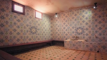 Couples treatment room(s), sauna, steam room, Turkish bath/hammam