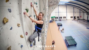 Parede de escalada interna