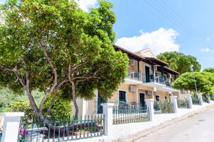 Fachada de la propiedad